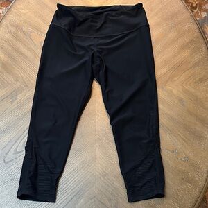 Black Athletic Capri Leggings